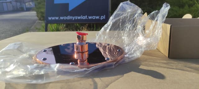 Deszczownica prysznicowa 20 cm różowe złoto BUGNATESE SOFFIONI