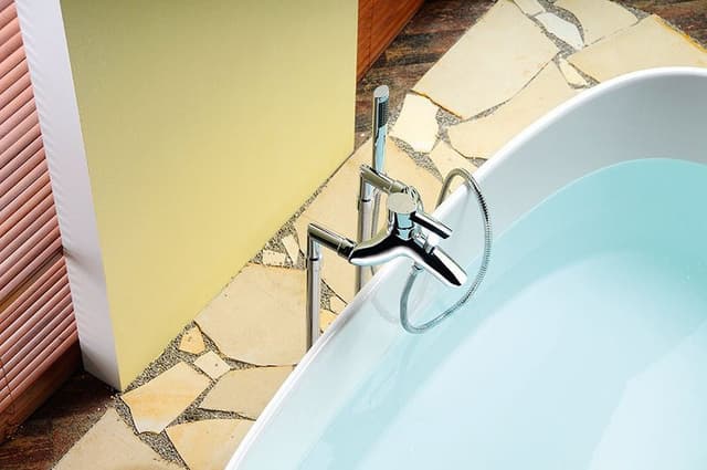 Podłączenie do instalacji baterii wannowej wolnostojącej (para), chrom