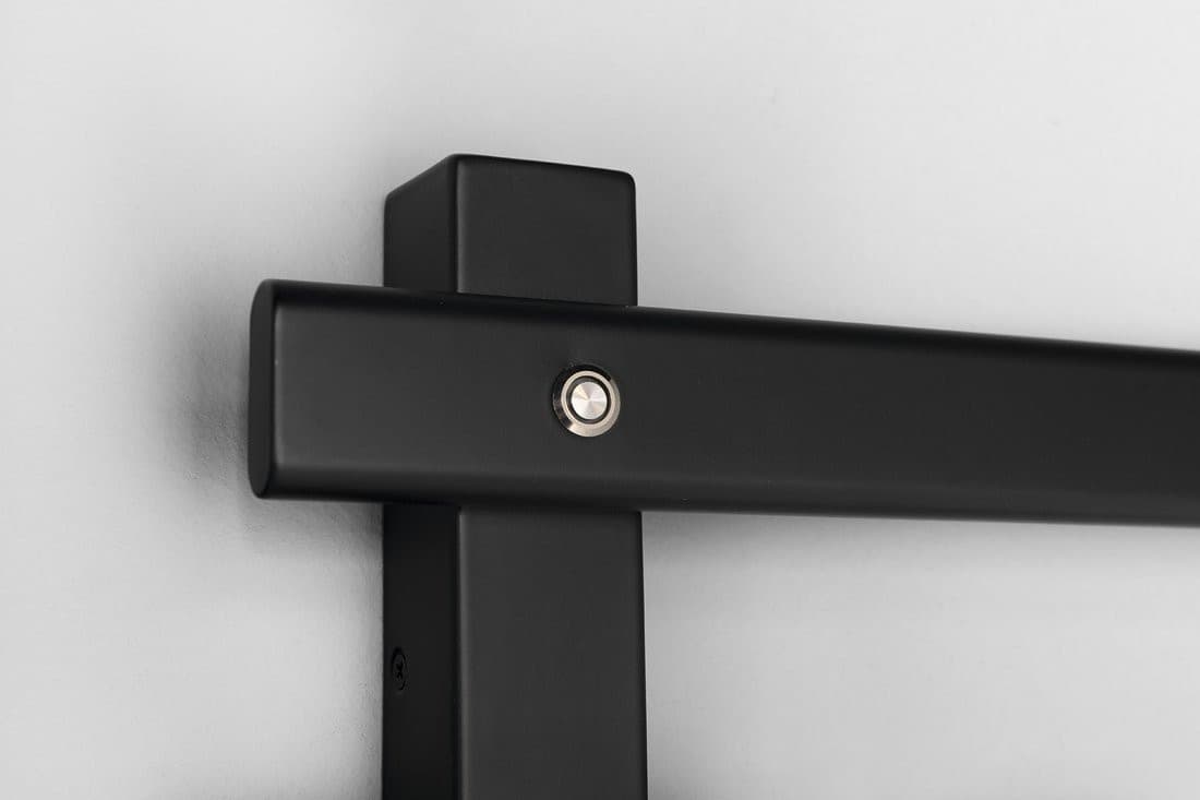 ELCOR elektryczna suszarka na ręczniki 480x920x50 mm, 128 W, czarny mat