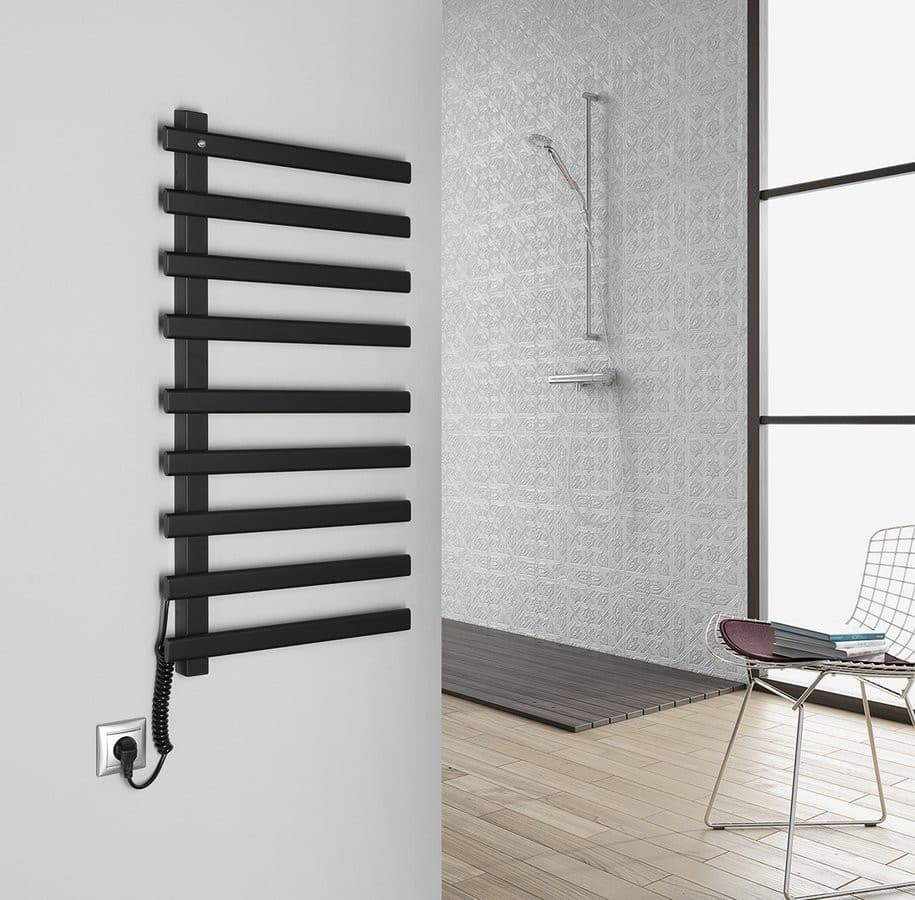 ELCOR elektryczna suszarka na ręczniki 480x920x50 mm, 128 W, czarny mat