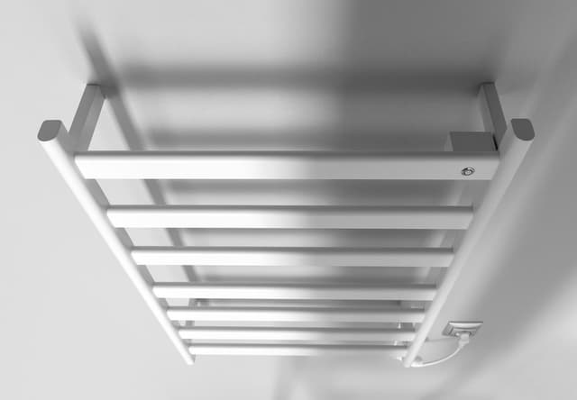 ELIAS elektryczna suszarka na ręczniki 490x730x110 mm, 105 W, biały mat