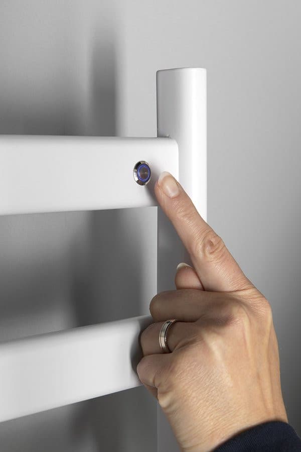 ELIAS elektryczna suszarka na ręczniki 490x730x110 mm, 105 W, biały mat