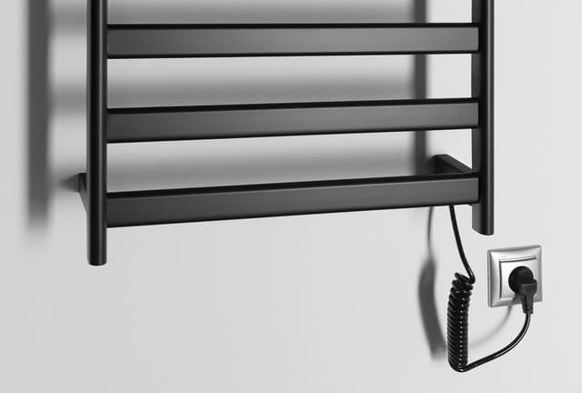 ELIAS elektryczna suszarka na ręczniki 490x730x110 mm, 105 W, czarny mat