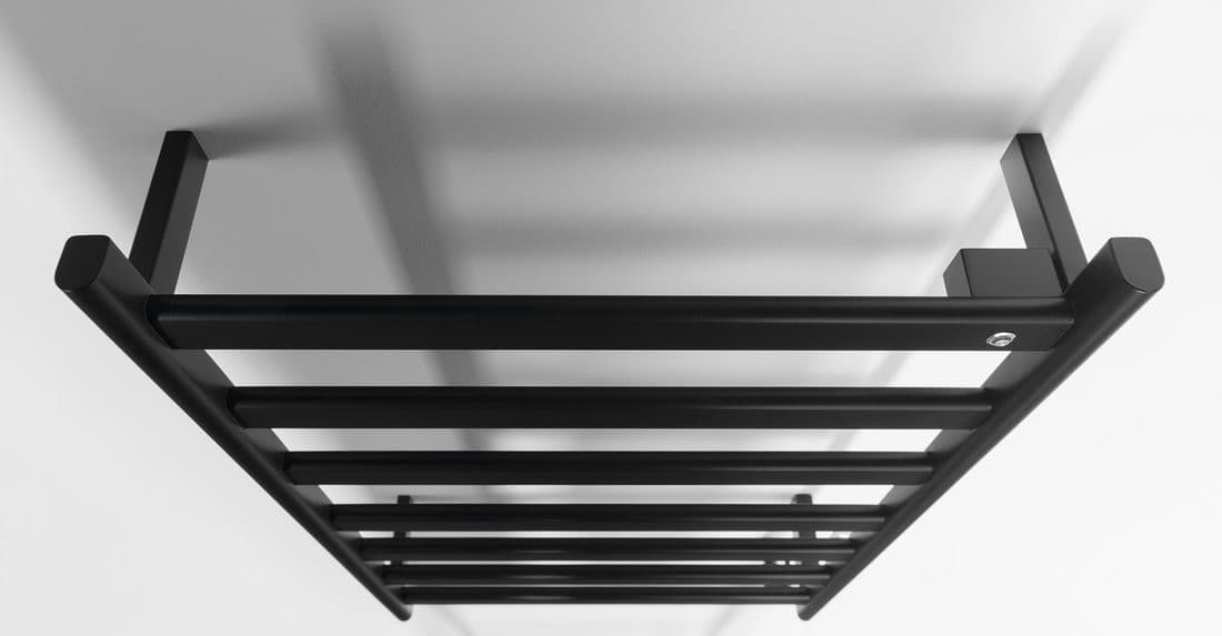 ELIAS elektryczna suszarka na ręczniki 490x730x110 mm, 105 W, czarny mat