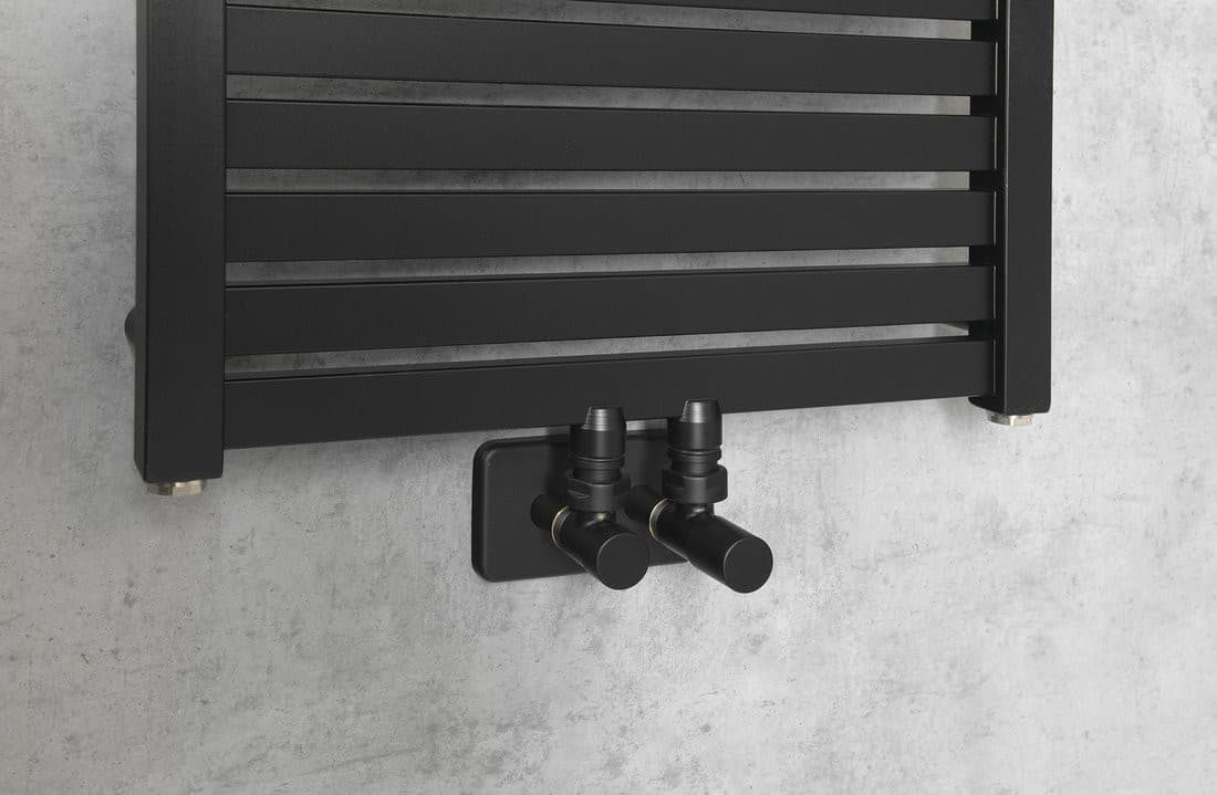 TONDI grzejnik łazienkowy 450x1330 mm, podłączenie centralne, czarny mat
