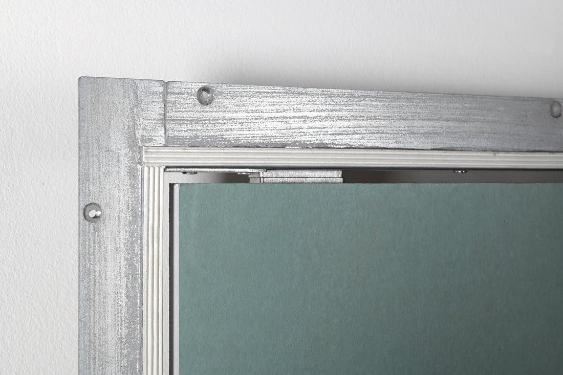 ZARZ drzwiczki rewizyjne pod płytki 40x40cm, otwieranie klik-klak, stal ocynkowana