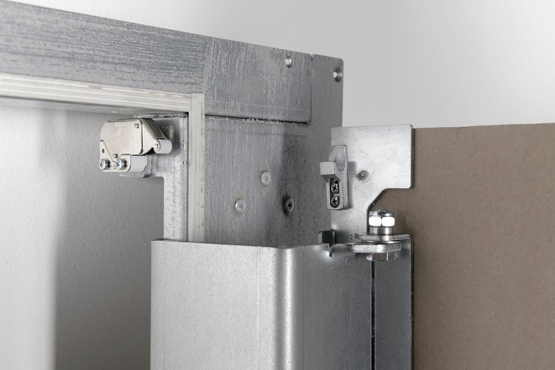 ZARZ drzwiczki rewizyjne pod płytki 50x50cm, otwieranie klik-klak, stal ocynkowana