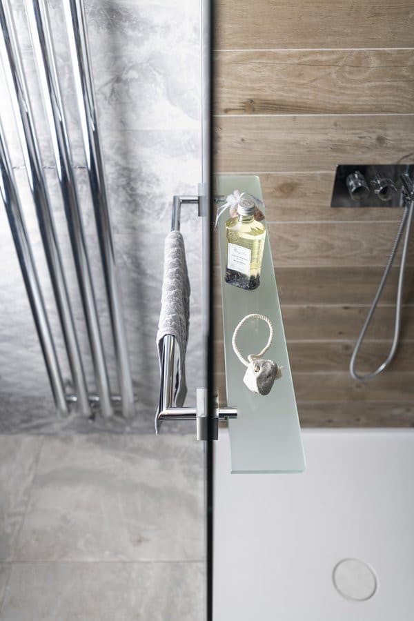 X-SQUARE półka z wieszakiem na ręczniki do kabin ARCHITEX, chrom