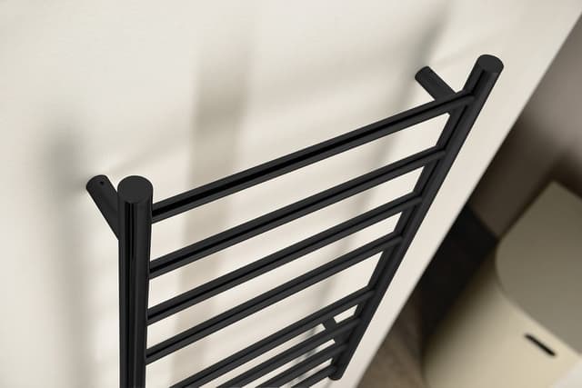 REDONDO elektryczna suszarka na ręczniki, okrągła, 500x900 mm, 75 W, czarny mat