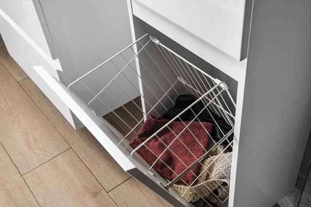 ALTAIR słupek wysoki z koszem na bieliznę 40x184x31cm, prawy, biały