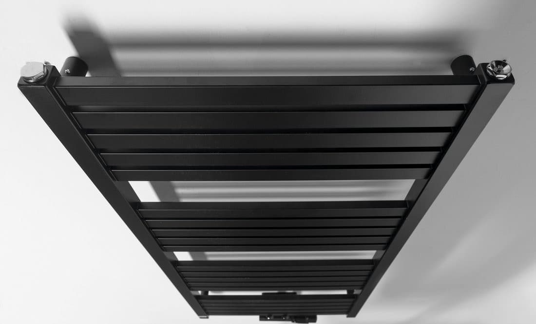 GRUNT grzejnik łazienkowy 500x1050mm, podłączenie środkowe, czarny mat