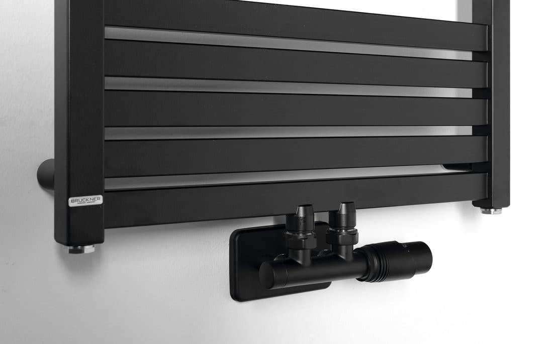 GRUNT grzejnik łazienkowy 500x1330 mm, podłączenie centralne, czarny mat