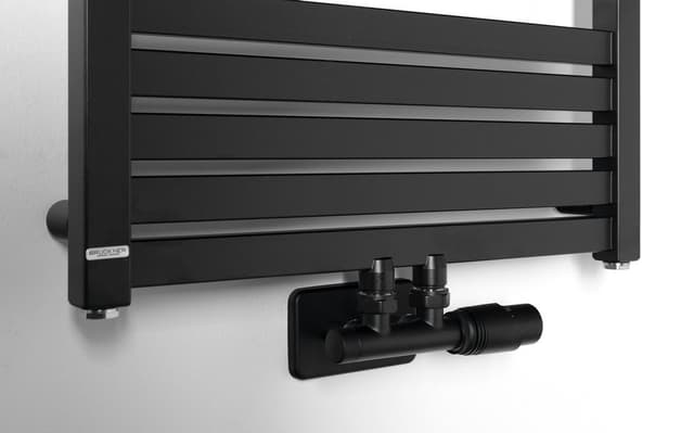GRUNT grzejnik łazienkowy 500x1330 mm, podłączenie centralne, czarny mat