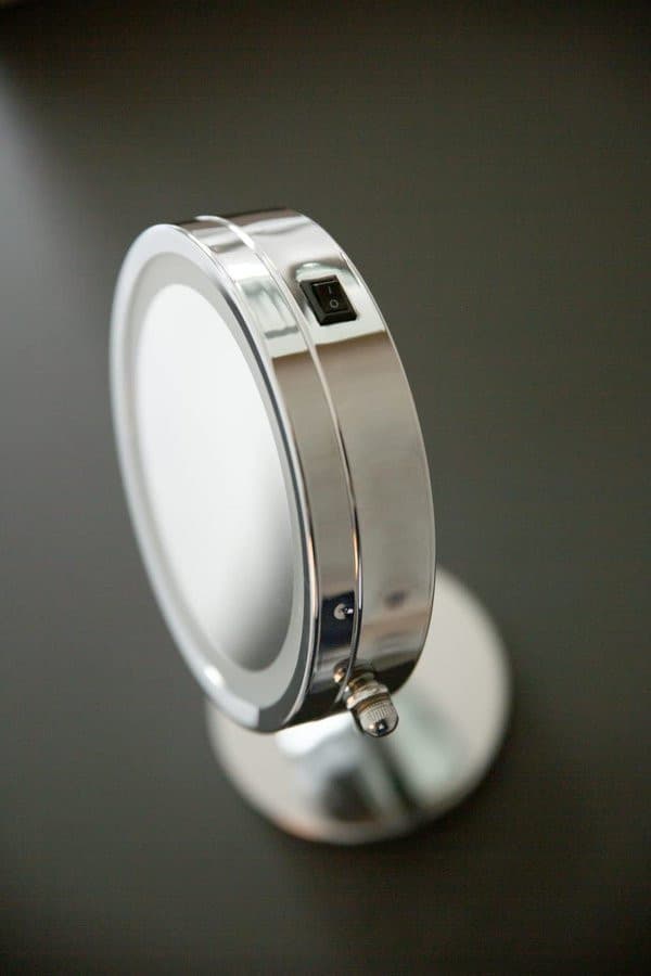 DAISY lusterko kosmetyczne stojące LED, średnica 150mm, dwustronne, chrom