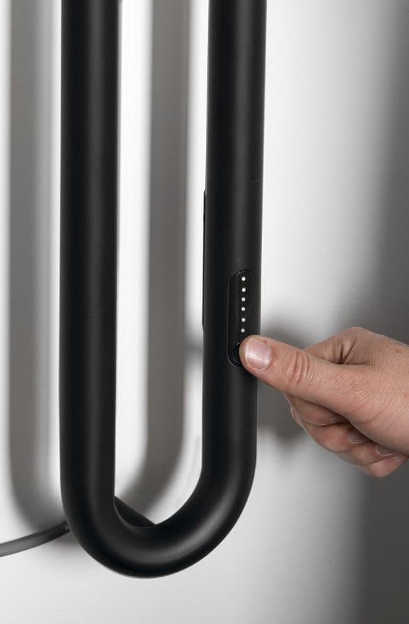 DUOPASSO elektryczna suszarka na ręczniki z wył. czasowym, 122x1700mm, 45 W, czarny mat