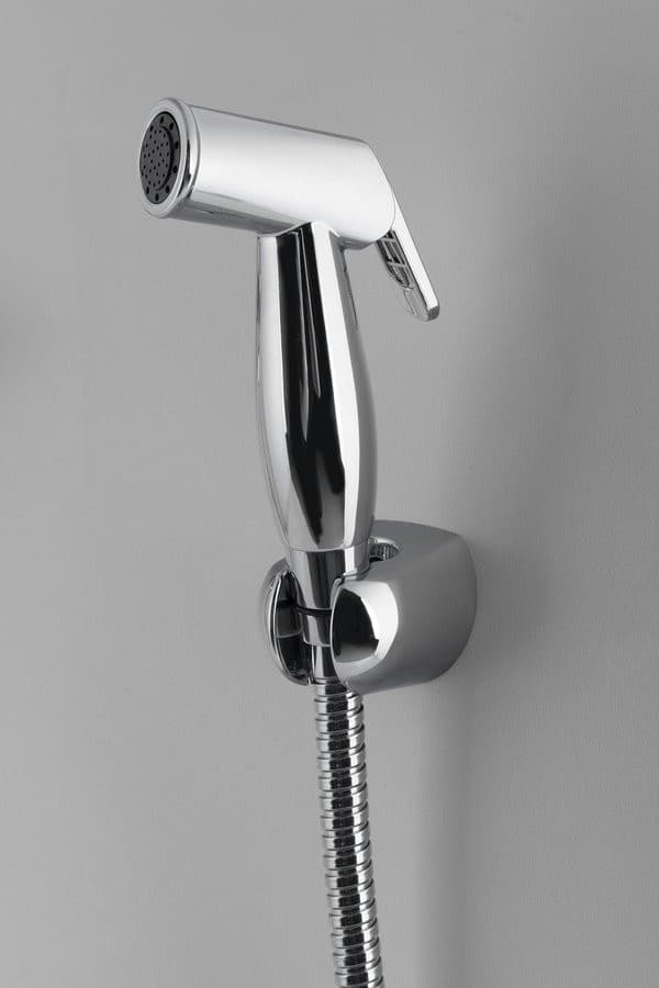 Słuchawka bidetowa i podwójny zawór do podłączenia wody do zbiornika WC