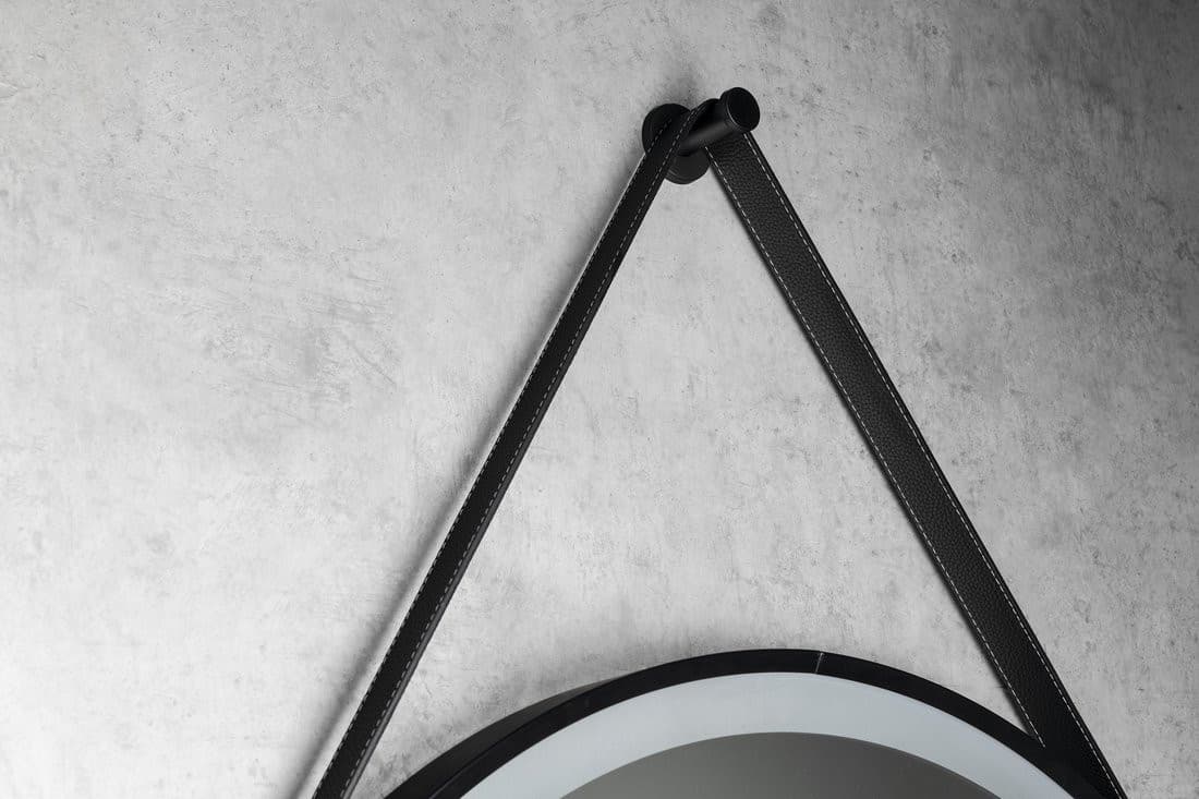 STAGO okrągłe lustro z oświetleniem LED średnica 60cm, ze skórzanym paskiem, czujnik dotykowy, ściemnialne, czarny mat