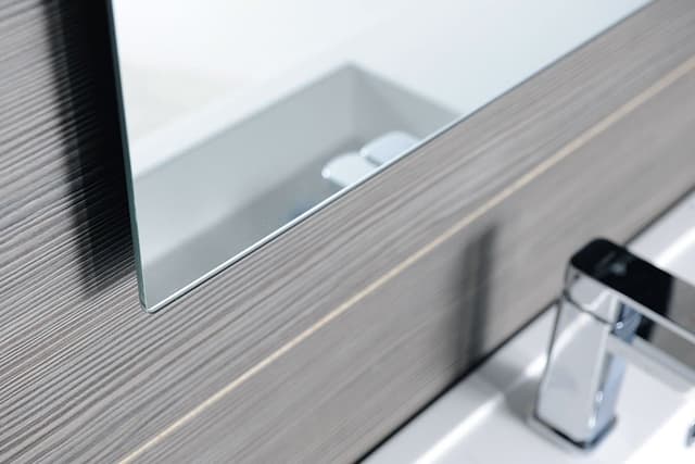 PLAIN lustro ze ściętą krawędzią 50x70cm, zaokrąglone rogi, CU free