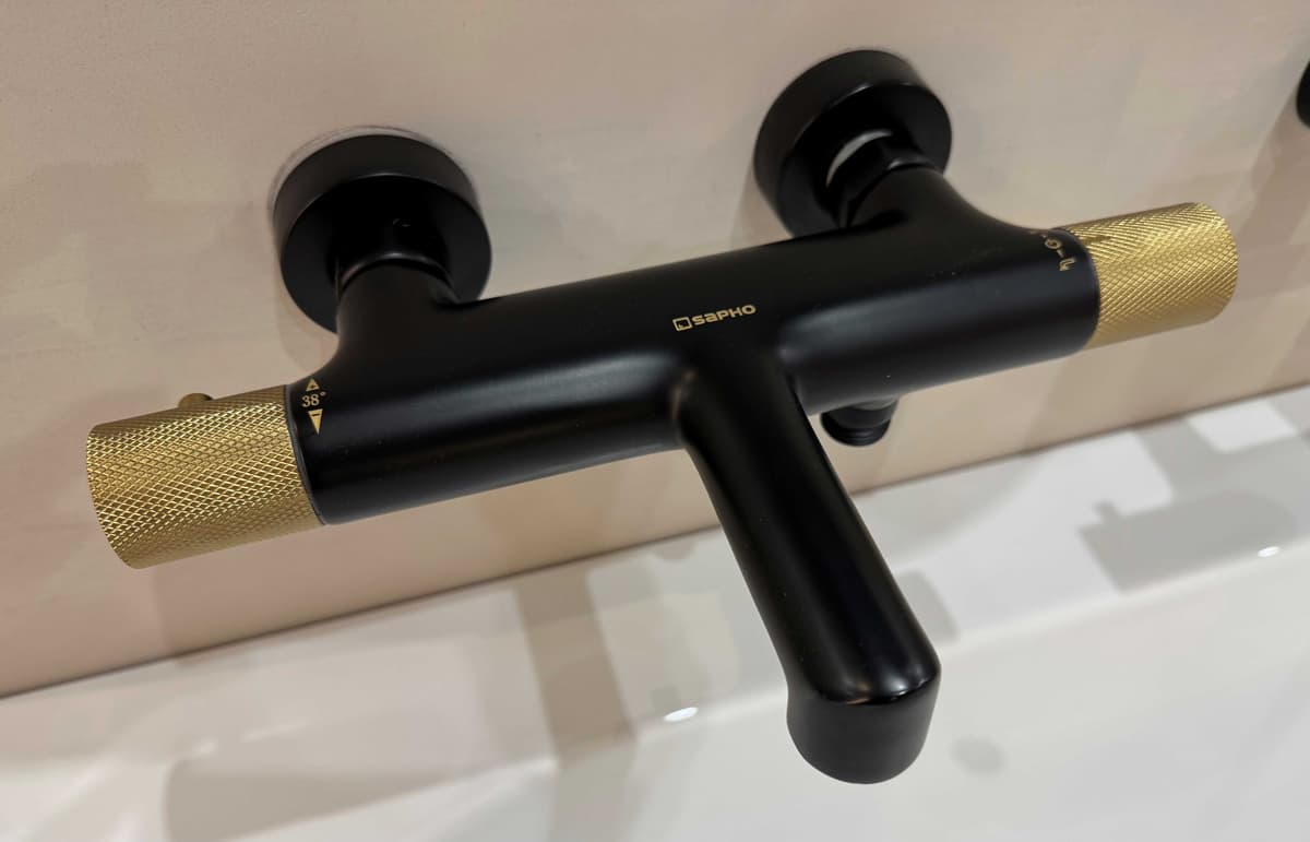 SAPHO SOLARIS Bateria wannowa ścienna czarna ze złotym mieszaczem