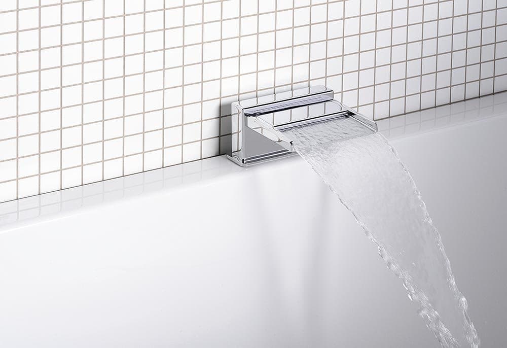 Wylewka kaskadowa na brzeg wanny, otwarta, szerokość 145mm, chrom