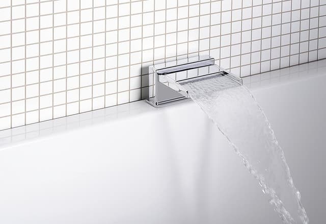Wylewka kaskadowa na brzeg wanny, otwarta, szerokość 145mm, chrom