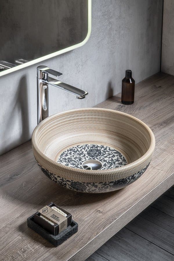 PRIORI umywalka ceramiczna nablatowa Ø 41 cm, beżowy z niebieskim wzorem