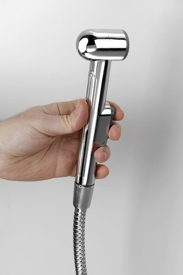 Słuchawka bidetowa i podwójny zawór do podłączenia wody do zbiornika WC